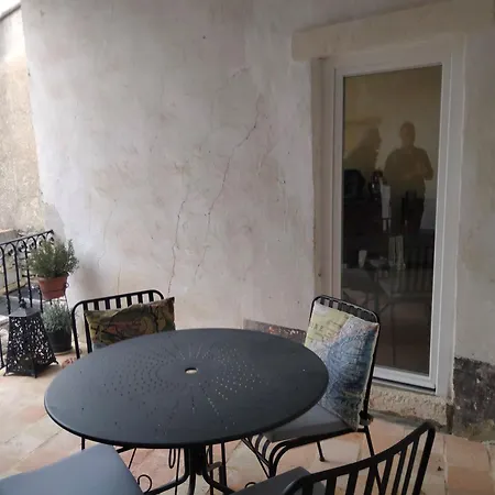 Maison De Charme A Vallerargues بيت للعطل *