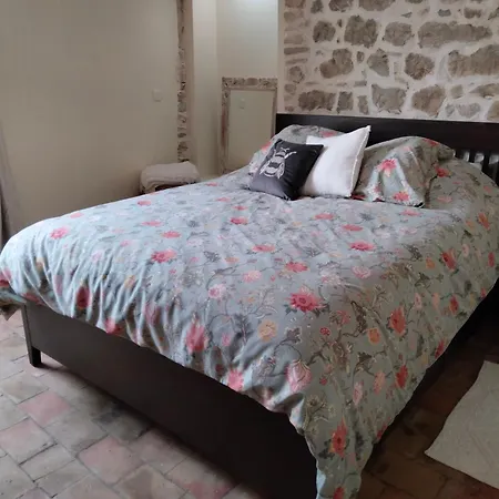 Maison De Charme A Vallerargues بيت للعطل *